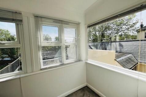 Walk-in dressing room/office