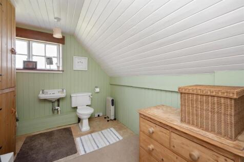 En-suite Cloakroom
