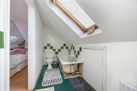 En-suite Bath/Shower Room/WC