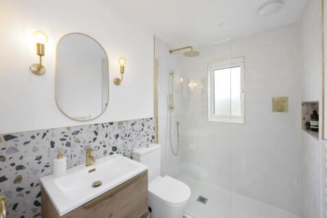 Family Shower Room