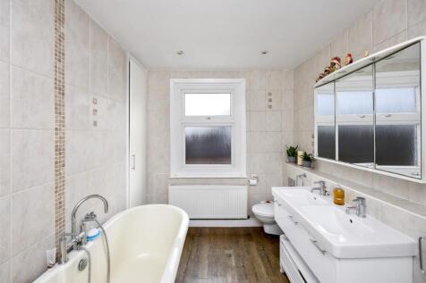 Family Bath/Shower Room