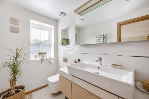 En-suite Shower Room/WC
