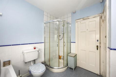 Family Bath/Shower Room