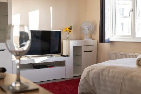 Studio Room