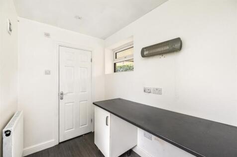 Utility Room/Cloakroom W/C