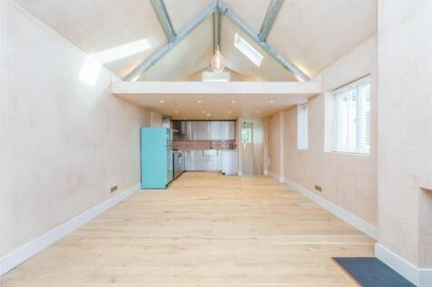 Open plan kitchen/lounge