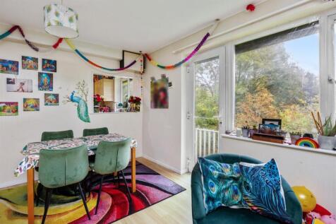 Sitting/Dining Room
