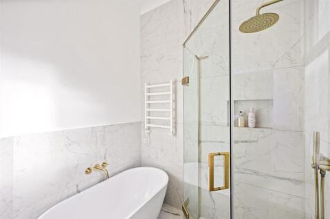 Family Bath/Shower Room