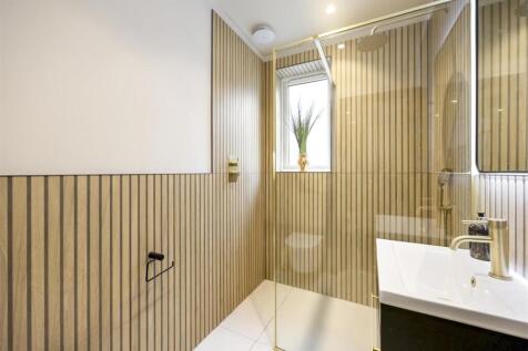 Ground Floor Shower Room/WC