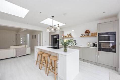 Open plan living/kitchen/diner