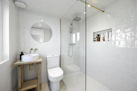 En-suite Shower Room/WC