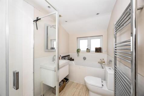 En-suite Bath/Shower Room/WC