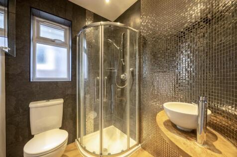 En-suite Shower Room/WC