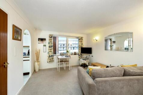 Sitting/Dining Room