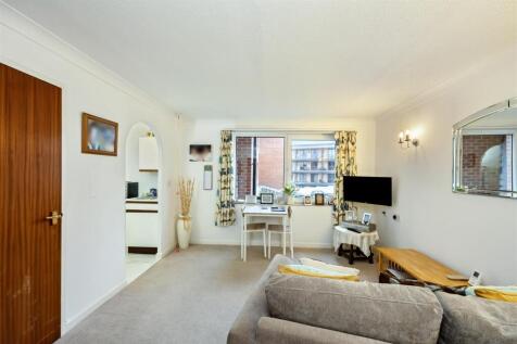 Sitting/Dining Room