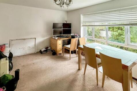 Living/dining room