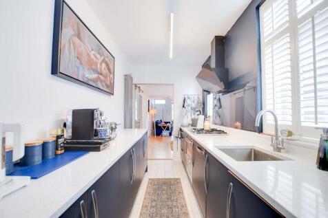 Fitted Kitchen