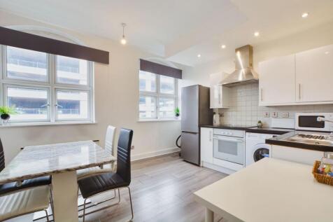 Fitted Dining Kitchen