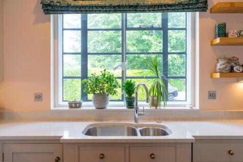Fitted Breakfast Kitchen