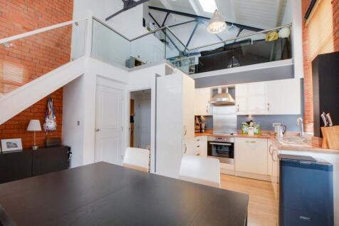 Open Plan Fitted Living Dining Kitchen