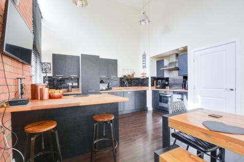 Fitted Dining Kitchen