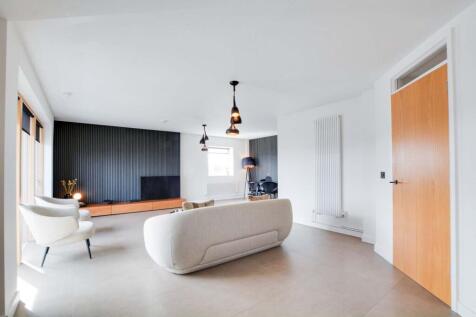Living Dining Area