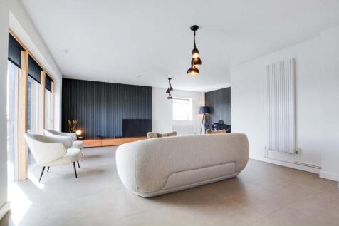 Living Dining Area