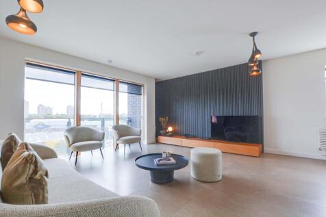 Living Dining Area