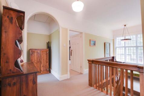 First Floor Split Level Galleried Landing