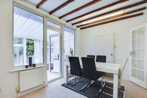 L-Shaped Kitchen Diner