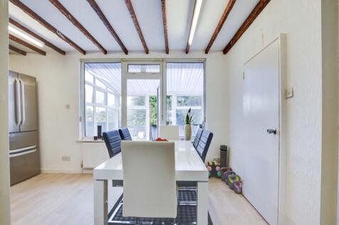 L-Shaped Kitchen Diner