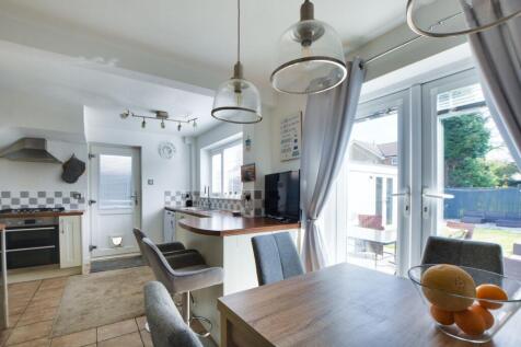 Open Plan Fitted Dining Kitchen
