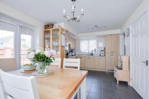 Fitted Dining Kitchen