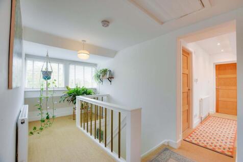 First Floor Galleried Landing
