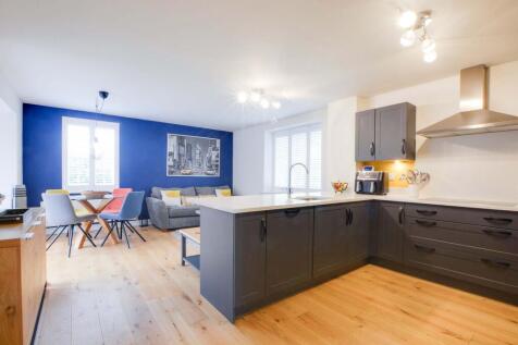 Open Plan Fitted Living Dining Kitchen