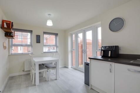 Open Plan Fitted Dining Kitchen