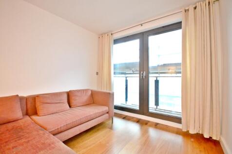 Living Room .jpg