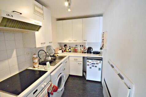 Kitchen2.jpg