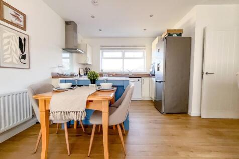Dining/Kitchen