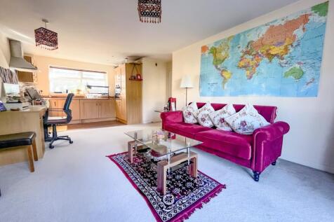 Living/Dining Area