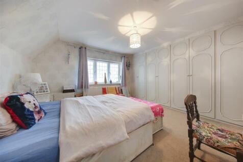 12 Bed 1.jpg