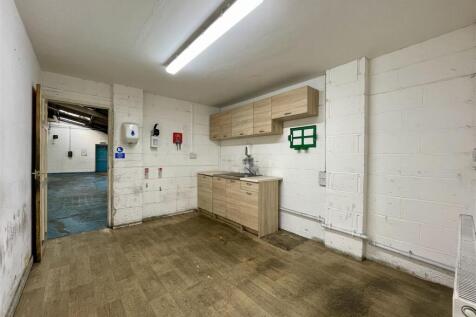 Kitchen/ Staff