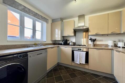 Kitchen 2.jpg