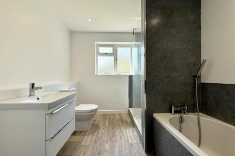Bathroom (6).jpg
