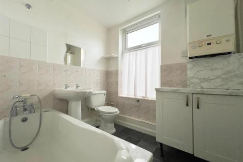 USE bathroom (3).jpg