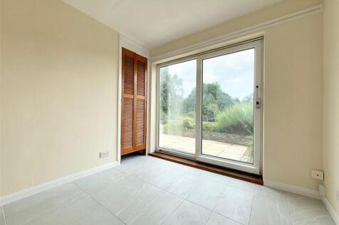 Additional reception room