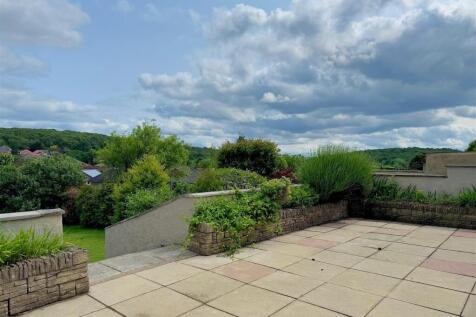 Patio to garden