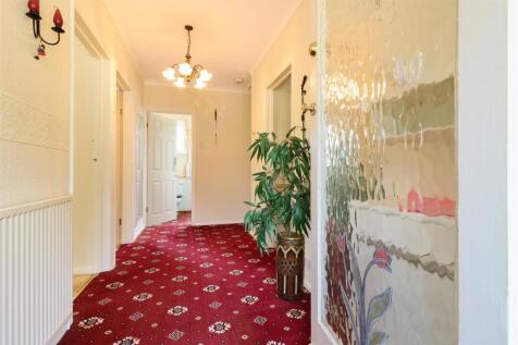 5 Hallway.jpg