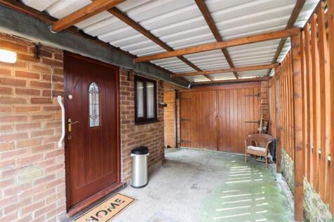8 Carport.jpg