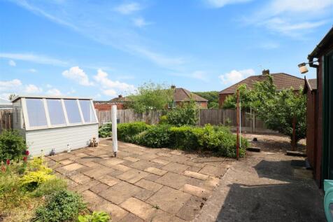 9 Rear Garden.jpg